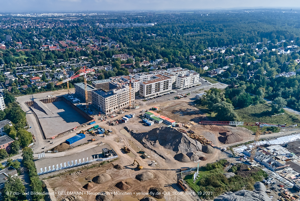 19.09.2021 - Aktuelle Luftbilder aus dem Alexisquartier und Pandion Verde in Neuperlach in München